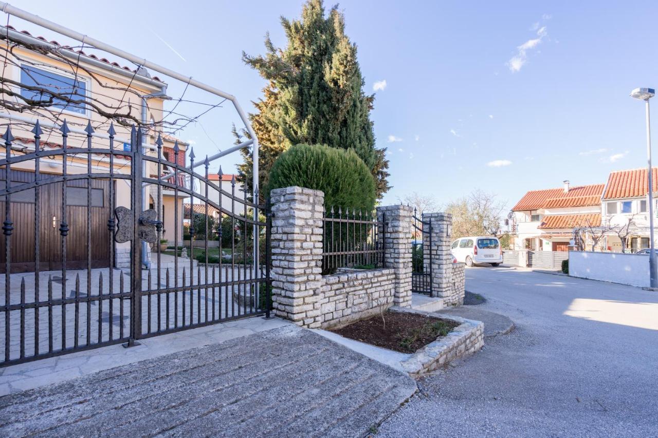 PUY Apartment Steblaj מראה חיצוני תמונה