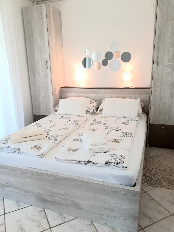 PUY Apartment Steblaj מראה חיצוני תמונה