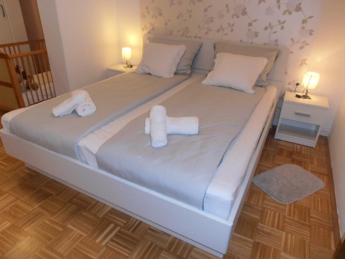 PUY Apartment Steblaj מראה חיצוני תמונה